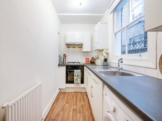 Apartment for rent in Sands End, Greater London