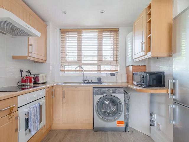 House for rent in Walham Green, Greater London