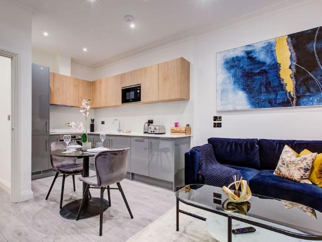 Apartment for rent in Hurlingham, Greater London