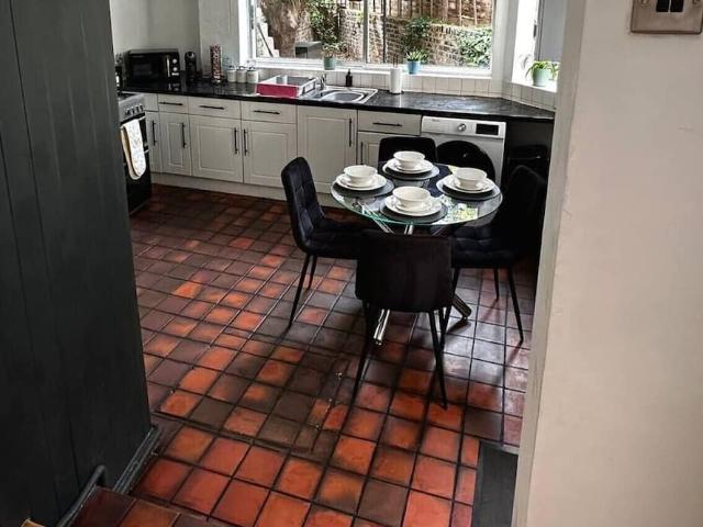 Apartment for rent in London Borough of Hammersmith and Fulham, Greater London