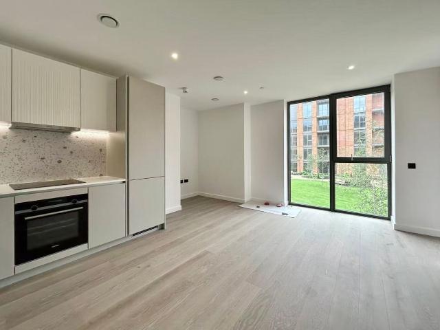 Studio for rent in Fulham, Greater London