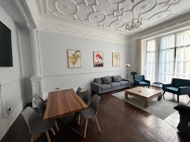 Apartment for rent in Brompton, Greater London
