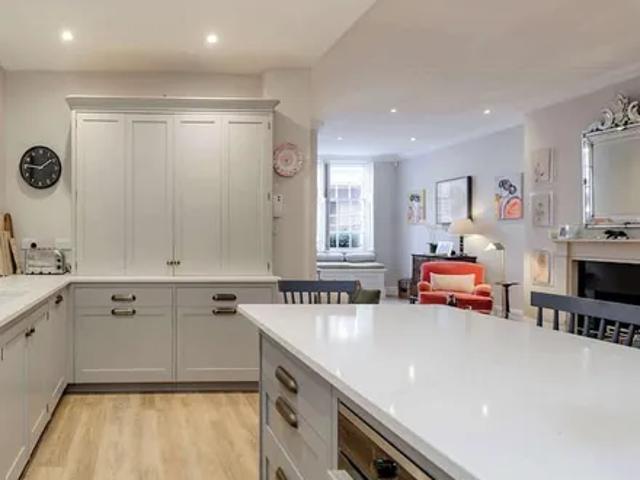 House for rent in Brompton, Greater London