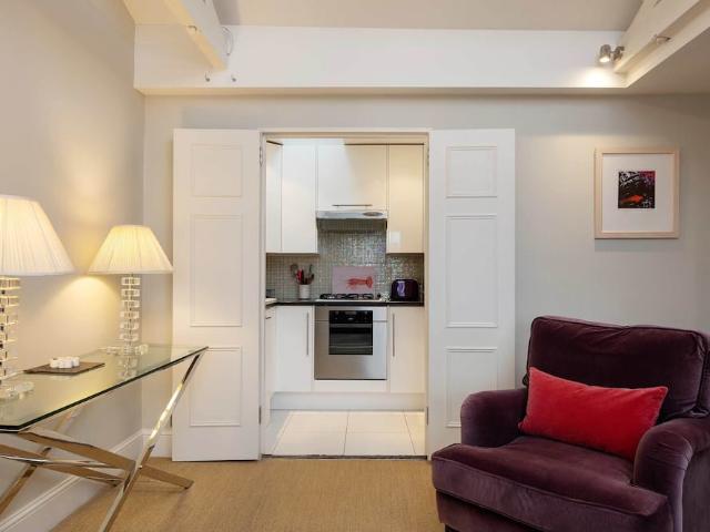 House for rent in Royal Borough of Kensington and Chelsea, Greater London