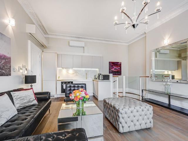 Apartment for rent in The Boltons, Greater London