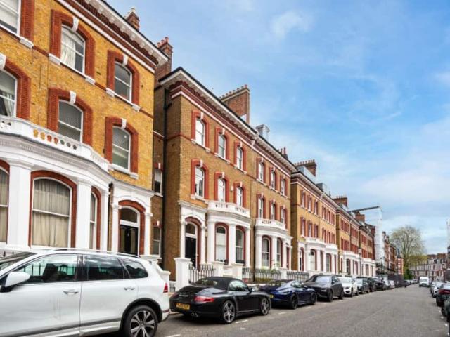 Apartment for rent in The Boltons, Greater London