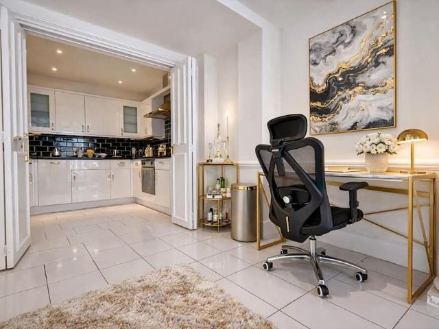 Apartment for rent in Royal Borough of Kensington and Chelsea, Greater London