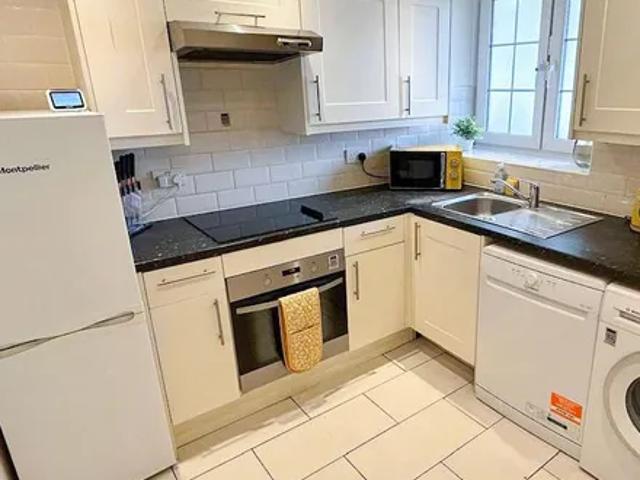 Apartment for rent in Oval, Greater London