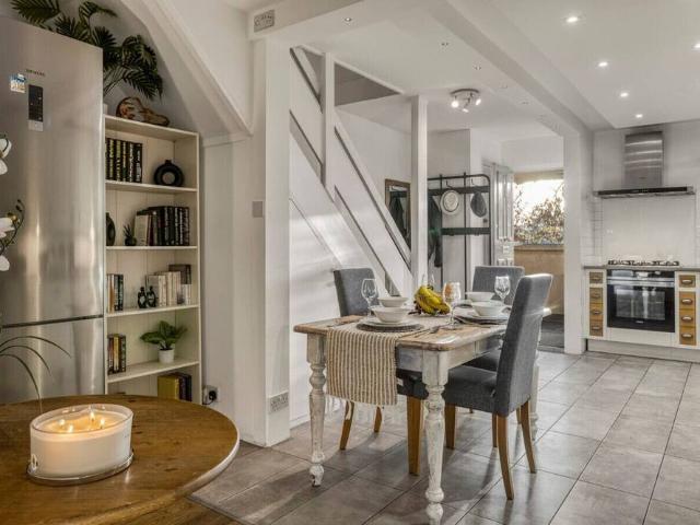 Apartment for rent in Stockwell Park, Greater London