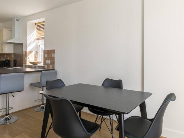 Apartment for rent in Stockwell Park, Greater London
