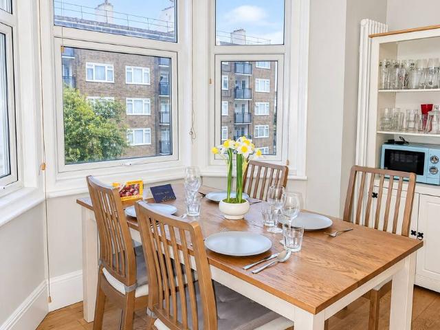 Apartment for rent in Stockwell Park, Greater London