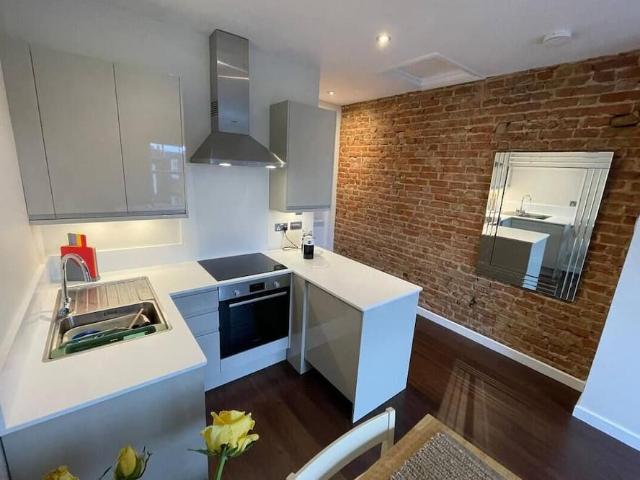 Apartment for rent in London Borough of Richmond upon Thames, Greater London