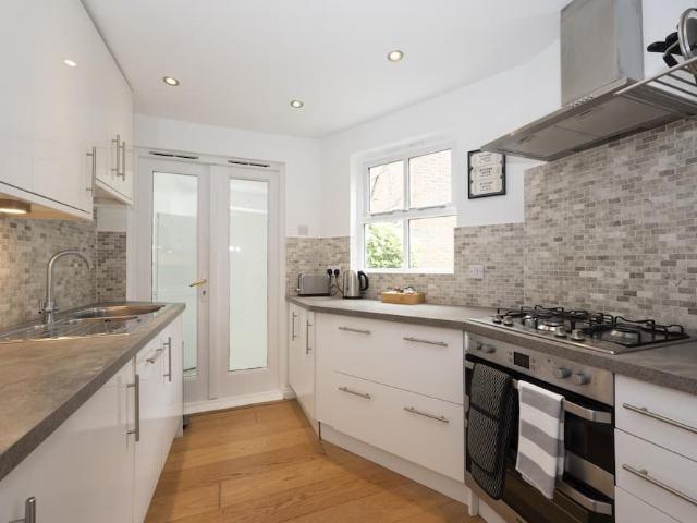 House for rent in East Twickenham, Greater London