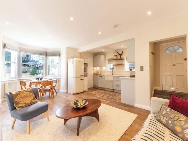House for rent in East Twickenham, Greater London