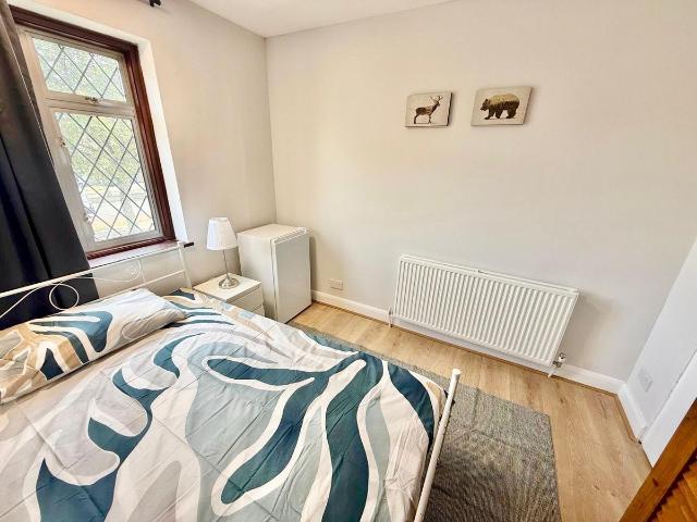 Room for rent in London Borough of Ealing, Greater London