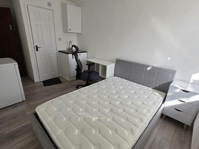House for rent in Kensal Town, Greater London