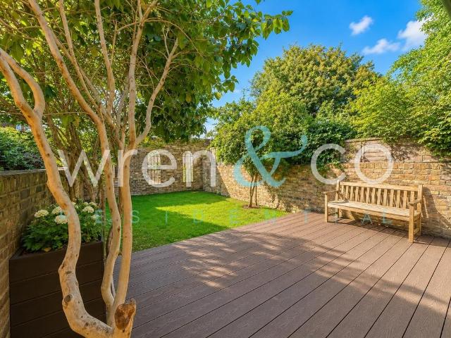 House for rent in Royal Borough of Kensington and Chelsea, Greater London