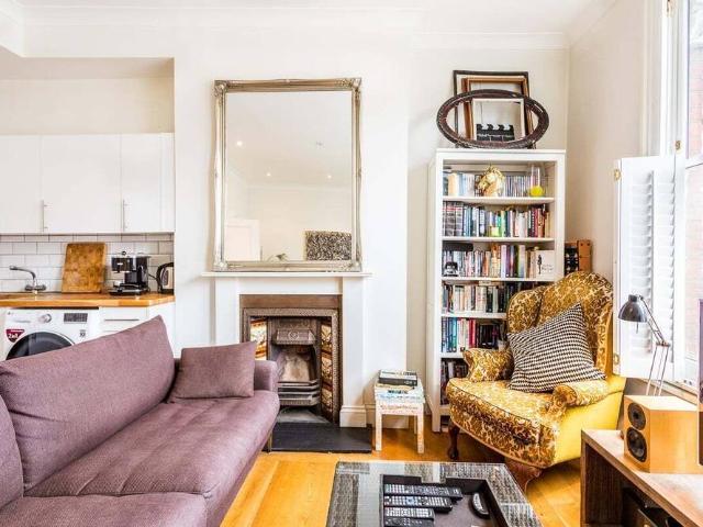 Apartment for rent in Silchester Estate, Greater London