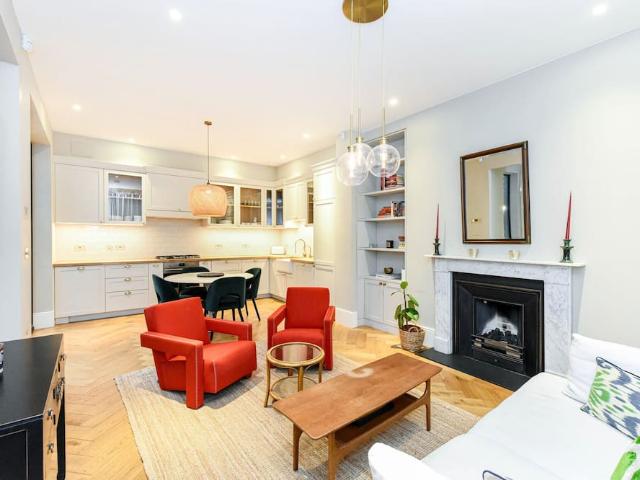 House for rent in Royal Borough of Kensington and Chelsea, Greater London