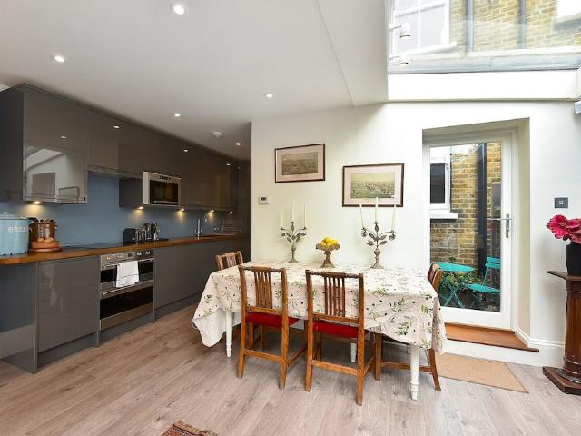 Apartment for rent in Lancaster West Estate, Greater London