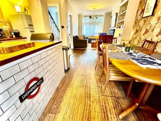 House for rent in London Borough of Hammersmith and Fulham, Greater London