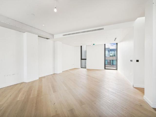 House for rent in Wood Lane Estate, Greater London