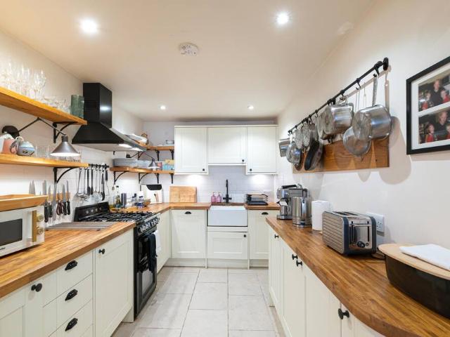 Apartment for rent in London Borough of Hammersmith and Fulham, Greater London