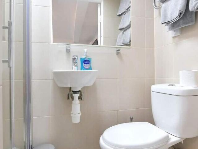 Apartment for rent in London Borough of Hammersmith and Fulham, Greater London