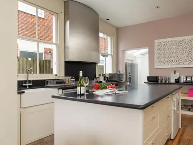 House for rent in London Borough of Ealing, Hanwell