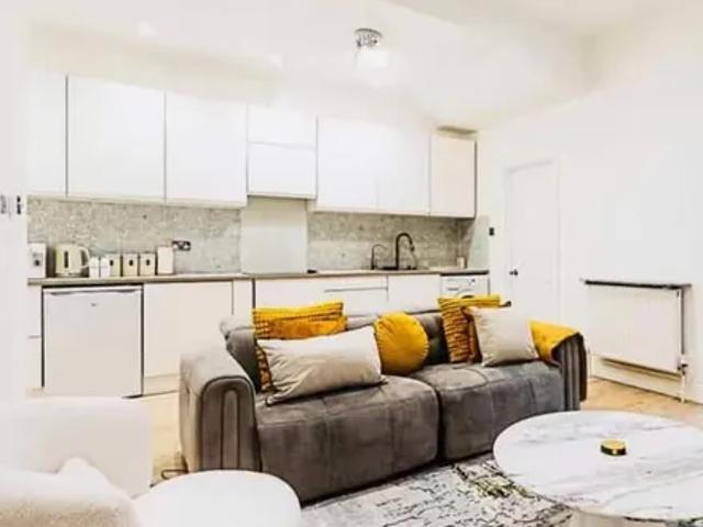Apartment for rent in Brook Green, Greater London