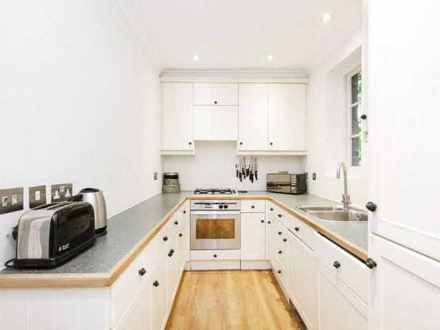 House for rent in Royal Borough of Kensington and Chelsea, Greater London