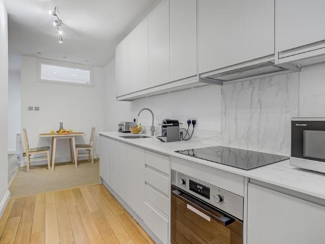 Apartment for rent in London Borough of Hammersmith and Fulham, Greater London