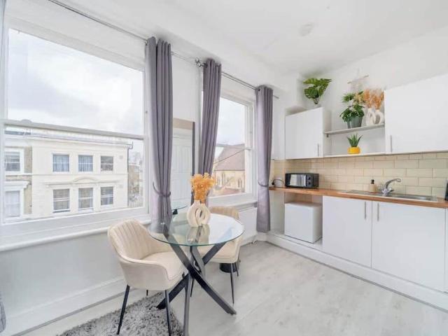 Apartment for rent in London Borough of Hammersmith and Fulham, Greater London