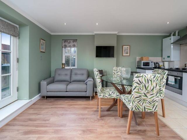 Apartment for rent in London Borough of Hammersmith and Fulham, Greater London