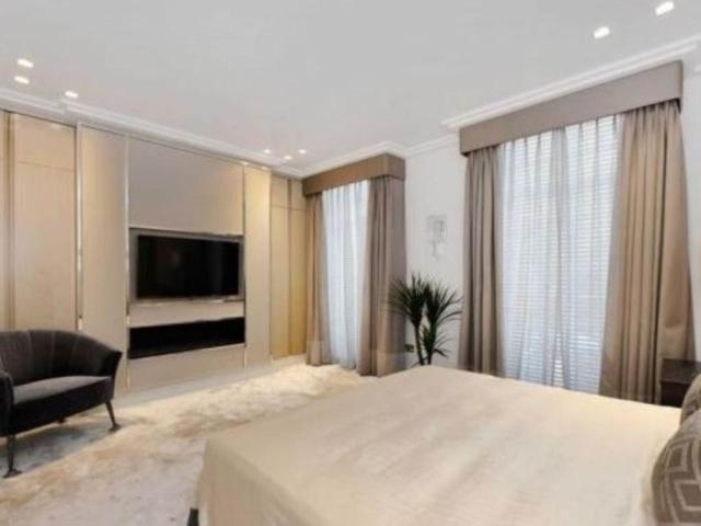 Apartment for rent in Mayfair, Greater London
