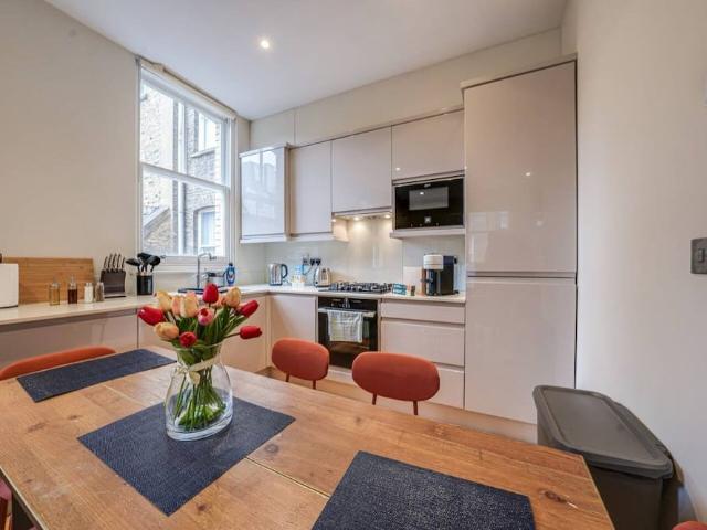 Apartment for rent in East Marylebone, Greater London