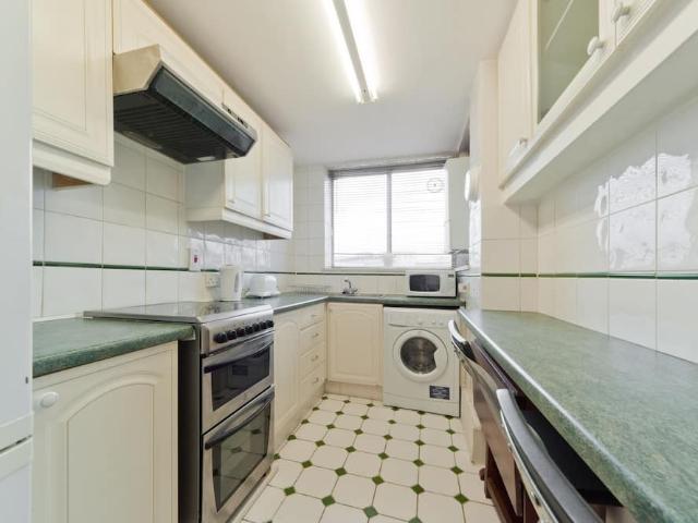 Apartment for rent in Westbourne Green, Greater London