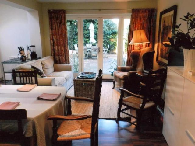 Apartment for rent in Strand-on-the-Green, Greater London