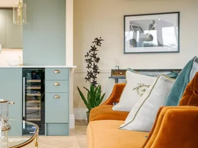 Apartment for rent in London Borough of Hounslow, Strand