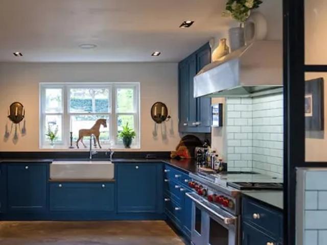 House for rent in London Borough of Ealing, Greater London