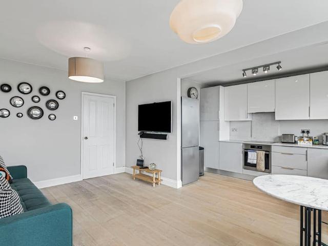 Apartment for rent in London Borough of Hammersmith and Fulham, Greater London