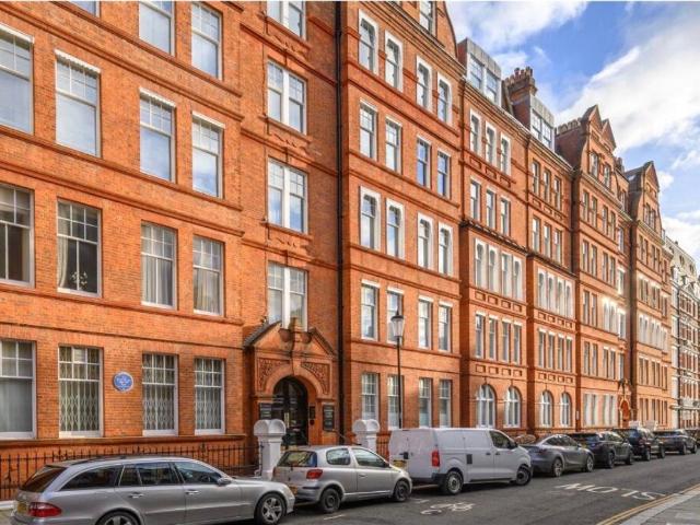 Apartment for rent in South Kensington, Greater London