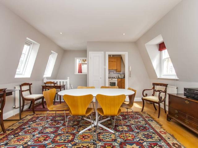 House for rent in Royal Borough of Kensington and Chelsea, Greater London