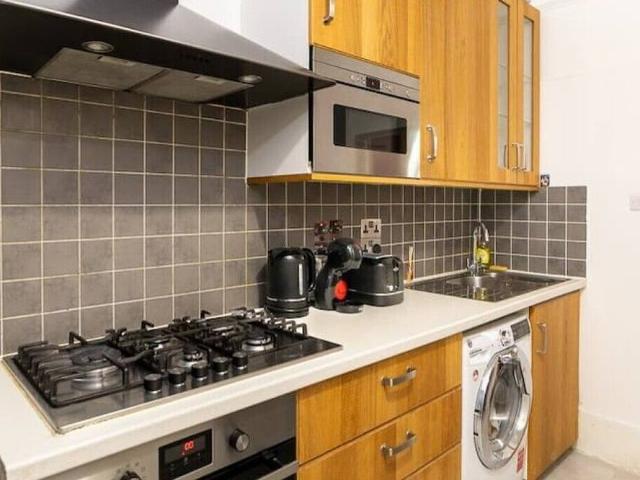 Apartment for rent in St Giles, Greater London