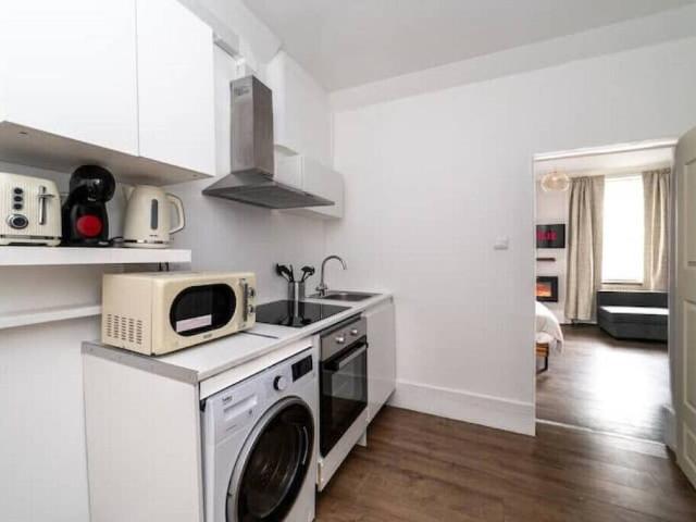 Apartment for rent in St Giles, Greater London