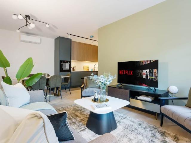 Apartment for rent in St Giles, Greater London