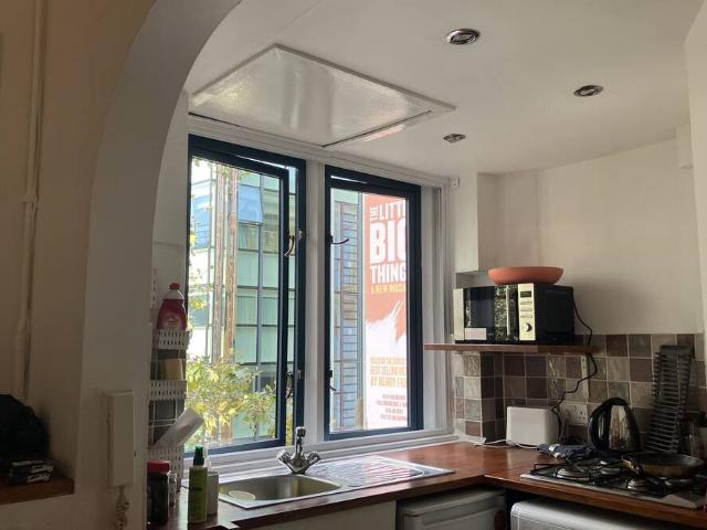 Apartment for rent in St Giles, Greater London