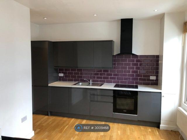 Apartment for rent in London Borough of Merton, South Wimbledon