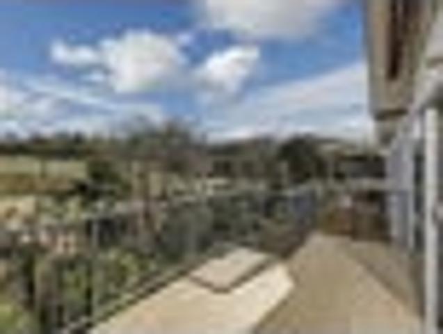 Townhouse for rent in Whangaparaoa, Oroua County