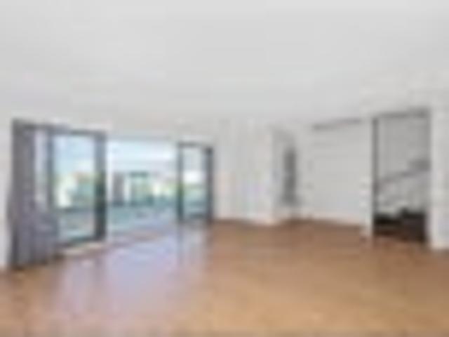 Townhouse for rent in Whangaparaoa